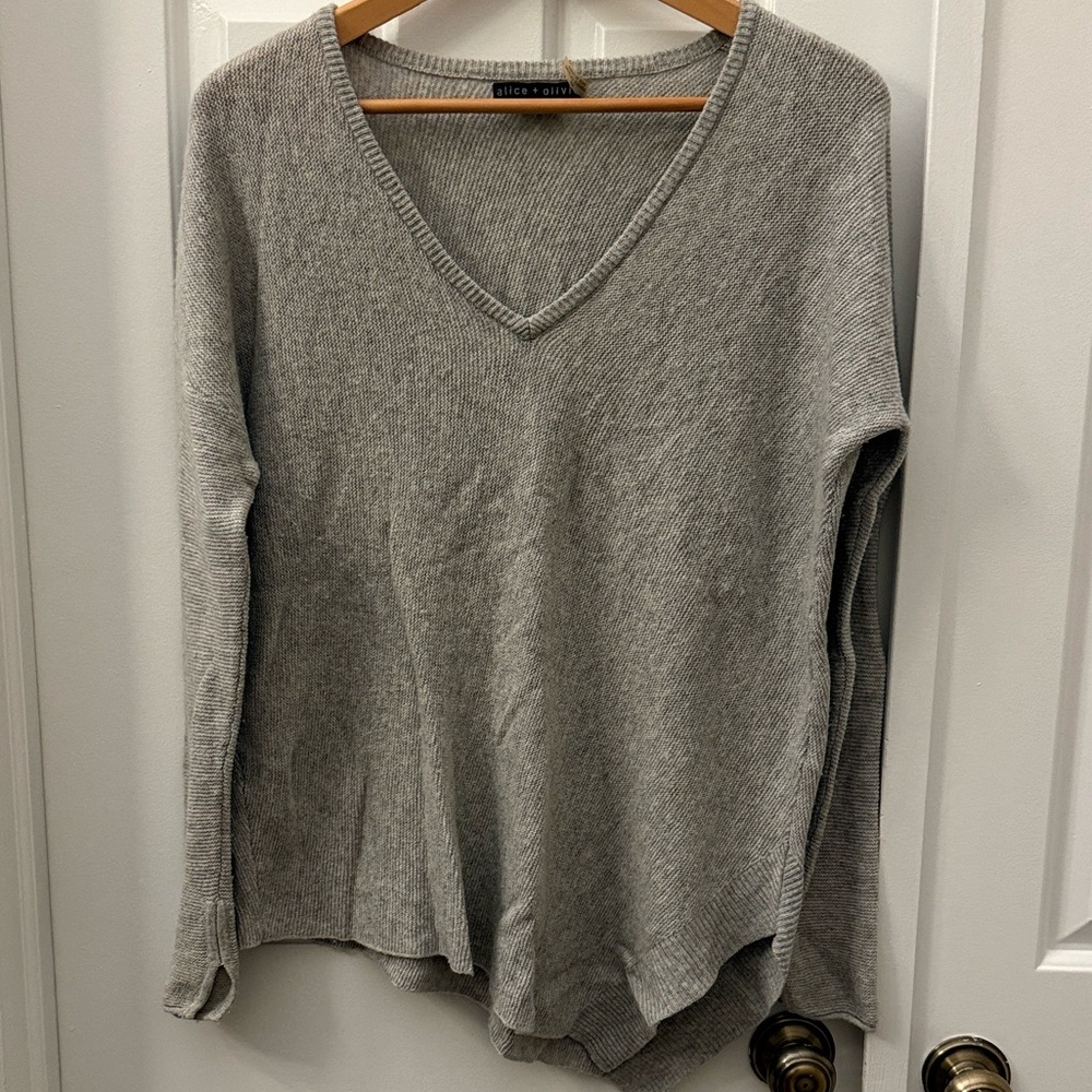Alice + Olivia Heather Gray V-Neck Sweater